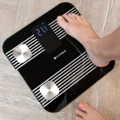 Silvergear® Premium Weegschaal - Weegschaal Personenweegschaal - Weegschaal Met Lichaamsanalyse - 18 Metingen – Slimme Weegschaal - Zwart -Winkel Voor Thuisgezondheidsmeetapparatuur 1200x1200 196