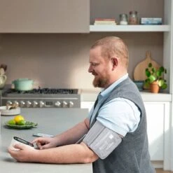 Omron M2 Intelli IT Bovenarmbloeddrukmeter -Winkel Voor Thuisgezondheidsmeetapparatuur 1200x1200 355