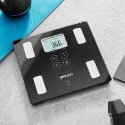 OMRON VIVA Slimme Bluetooth Weegschaal Met Lichaamsanalyze En Vetpercentage - Volledige Bio-Elektrische Impedantie Analyze (BIA) - Smart Personenweegschaal Digitaal - Smart Scale - Met Mobiele App - Klinisch Gevalideerd – Zwart -Winkel Voor Thuisgezondheidsmeetapparatuur 1200x1200 55