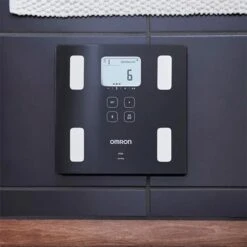 OMRON VIVA Slimme Bluetooth Weegschaal Met Lichaamsanalyze En Vetpercentage - Volledige Bio-Elektrische Impedantie Analyze (BIA) - Smart Personenweegschaal Digitaal - Smart Scale - Met Mobiele App - Klinisch Gevalideerd – Zwart -Winkel Voor Thuisgezondheidsmeetapparatuur 1200x1200 58