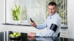 OMRON EVOLV Bloeddrukmeter Bovenarm - Blood Pressure Monitor Met Hartslagmeter - Aanbevolen Door Hartstichting - Onregelmatige Hartslag - Met Mobiele App - Klinisch Gevalideerd - 22 Tot 42 Cm Manchet – 3 Jaar Garantie -Winkel Voor Thuisgezondheidsmeetapparatuur 1200x675 3