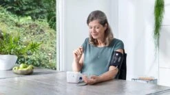 OMRON M7 INTELLI IT Bovenarm Bloeddrukmeter -Winkel Voor Thuisgezondheidsmeetapparatuur 1200x675 6