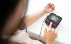 Beurer BM 27 Bovenarm Bloeddrukmeter - Hartritmestoornis Herkenning - WHO Risico Indicatie - Zwart -Winkel Voor Thuisgezondheidsmeetapparatuur 1200x750 2