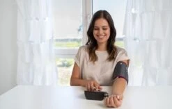 Beurer BM 27 Bovenarm Bloeddrukmeter - Hartritmestoornis Herkenning - WHO Risico Indicatie - Zwart -Winkel Voor Thuisgezondheidsmeetapparatuur 1200x762 3