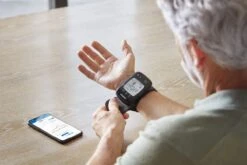 OMRON RS7 Intelli IT Bloeddrukmeter Pols - Blood Pressure Monitor Met Hartslagmeter – Onregelmatige Hartslag -Klinisch Gevalideerde Polsbloeddrukmeter - Met Mobiele App - 13,5 Tot 21,5 Cm Manchet – 3 Jaar Garantie -Winkel Voor Thuisgezondheidsmeetapparatuur 1200x800 42