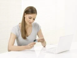 Beurer PO80 - Saturatiemeter/Pulseoximeter - Hartslagmeter - USB Data-overdracht -Winkel Voor Thuisgezondheidsmeetapparatuur 1200x910