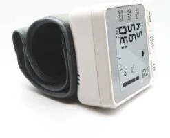 Qualitech Bloeddrukmeter - Hartslagmeter - Bloeddrukmeter Pols - Blood Pressure Monitor - Spraak - Accu - Geheugen -Winkel Voor Thuisgezondheidsmeetapparatuur 1200x976 1