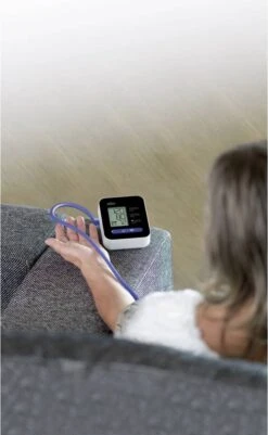 Braun ExactFit 1 - BUA5000 - Bovenarm Bloeddrukmeter -Winkel Voor Thuisgezondheidsmeetapparatuur 740x1200