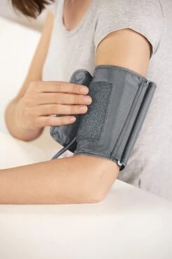 Beurer BM 27 Bovenarm Bloeddrukmeter - Hartritmestoornis Herkenning - WHO Risico Indicatie - Wit -Winkel Voor Thuisgezondheidsmeetapparatuur 798x1200 1